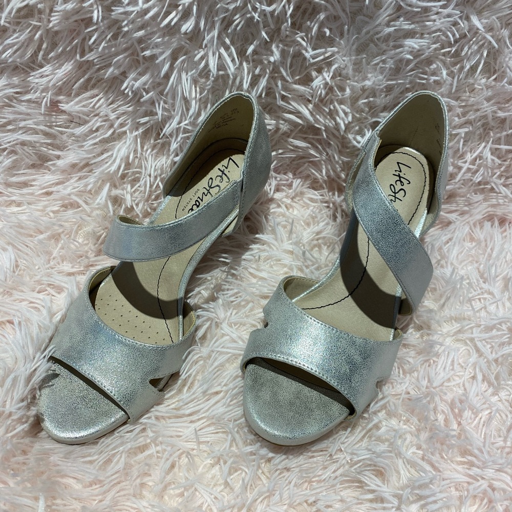 Lifestride silver metallic strap shoes